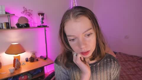 Eliise online show from December 13, 2024, 2:27 pm