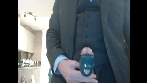 Snapshot of beautysbrit chatting on February 3, 2025, 3:59 pm BeautysBrit online show from February 3, 2025, 3:59 pm