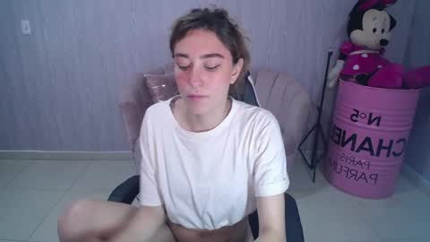 beba_fox_a online show from November 15, 2025, 3:37 am