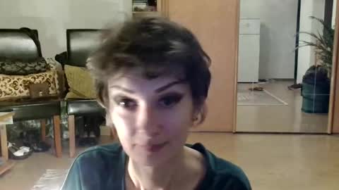 Snapshot of bebacksooon chatting on May 13, 2026, 9:44 pm Raluca online show from May 13, 2026, 9:44 pm
