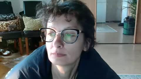 Snapshot of bebacksooon chatting on May 16, 2026, 4:50 pm Raluca online show from May 16, 2026, 4:50 pm