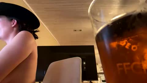 beccaraexoxo online show from May 27, 2026, 1:57 am
