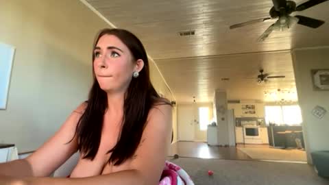 beccaraexoxo online show from June 11, 2026, 12:32 am