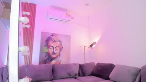 Victoria  online show from March 23, 2026, 11:58 am