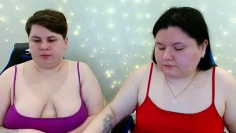 Snapshot of beckyandellen chatting on April 23, 2026, 10:03 am BeckyAndEllen online show from April 23, 2026, 10:03 am