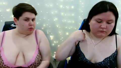 Snapshot of beckyandellen chatting on May 3, 2026, 11:27 am BeckyAndEllen online show from May 3, 2026, 11:27 am