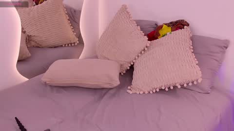 Snapshot of beckyjames chatting on January 13, 2025, 11:17 pm Becky James online show from January 13, 2025, 11:17 pm