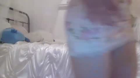 Snapshot of bedazzlemykitty chatting on April 3, 2026, 3:48 am bedazzlemykitty online show from April 3, 2026, 3:48 am