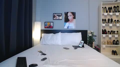 Bee if you ever see the girl who can take 12 inch all the way inside the ass try me online show from November 18, 2025, 1:33 am