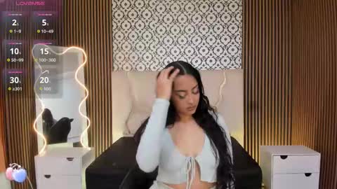 BELLA online show from November 12, 2025, 3:34 pm