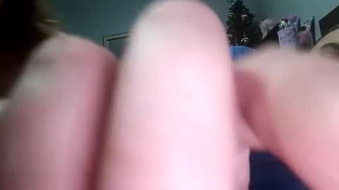 kevin and Bella online show from December 21, 2025, 11:23 pm