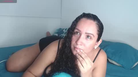 hadid online show from November 2, 2025, 12:02 am