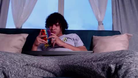 independent model online show from February 12, 2025, 10:59 pm