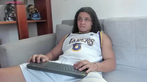 independent model online show from March 19, 2026, 6:23 pm