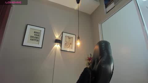 Snapshot of belinda_hills chatting on December 6, 2024, 11:14 pm belinda online show from December 6, 2024, 11:14 pm