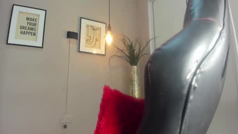 Snapshot of belinda_hills chatting on December 30, 2024, 11:17 pm belinda online show from December 30, 2024, 11:17 pm