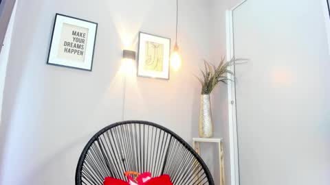 Snapshot of belinda_hills chatting on January 17, 2025, 1:15 am belinda online show from January 17, 2025, 1:15 am