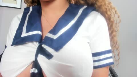 Snapshot of belinda_hills chatting on January 24, 2025, 2:07 am belinda online show from January 24, 2025, 2:07 am