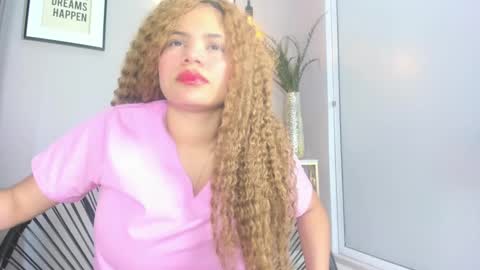 Snapshot of belinda_hills chatting on February 6, 2025, 9:17 pm belinda online show from February 6, 2025, 9:17 pm