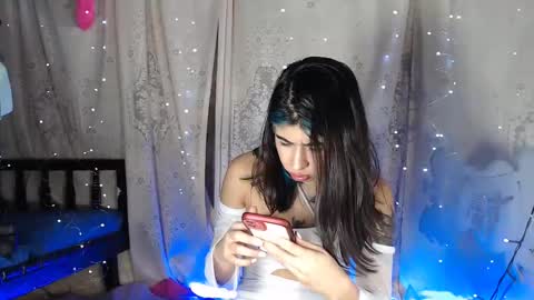 modelo independiente online show from December 23, 2024, 3:50 am