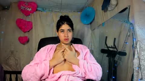 modelo independiente online show from March 11, 2025, 5:38 am