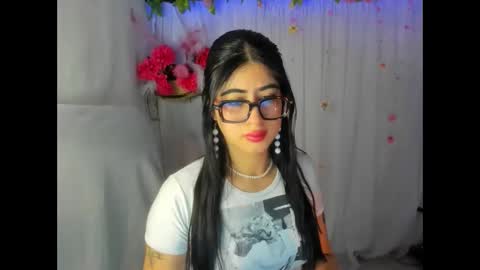 modelo independiente online show from April 21, 2026, 11:40 pm