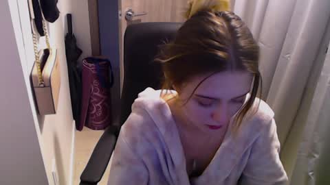 Snapshot of belindaacosta chatting on December 11, 2024, 5:15 pm Belinda online show from December 11, 2024, 5:15 pm