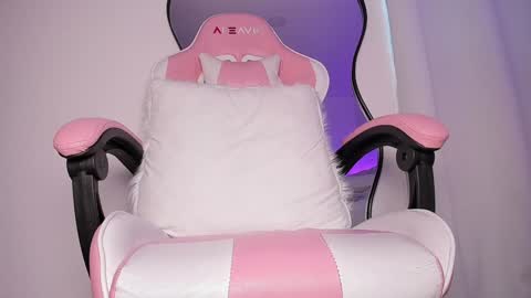 Snapshot of belkis_mills chatting on January 18, 2025, 10:49 pm Belkis online show from January 18, 2025, 10:49 pm