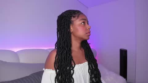 Snapshot of belkis_mills chatting on February 19, 2025, 12:33 pm Belkis online show from February 19, 2025, 12:33 pm