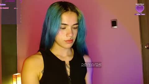 Snapshot of bell_art chatting on October 28, 2025, 5:37 pm online show from October 28, 2025, 5:37 pm