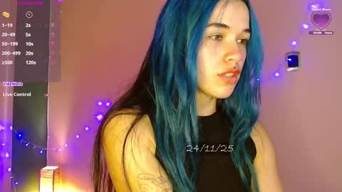 Snapshot of bell_art chatting on November 24, 2025, 3:45 pm online show from November 24, 2025, 3:45 pm