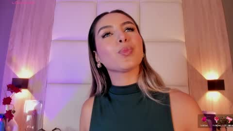 Snapshot of bella1207 chatting on May 12, 2026, 7:33 pm Bella cam online show from May 12, 2026, 7:33 pm