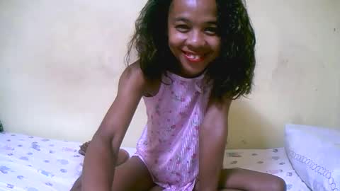 bella193999 online show from December 8, 2024, 3:53 am