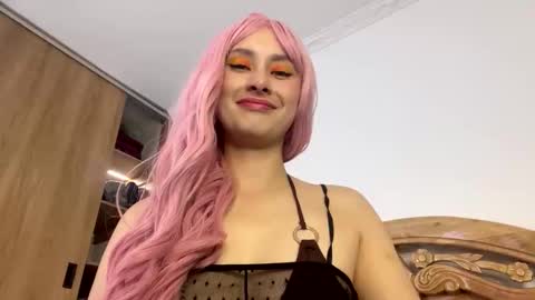 Snapshot of bella__w chatting on October 23, 2025, 1:54 pm Zia online show from October 23, 2025, 1:54 pm