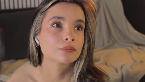 Snapshot of bella_alita chatting on May 12, 2026, 8:28 pm lita online show from May 12, 2026, 8:28 pm