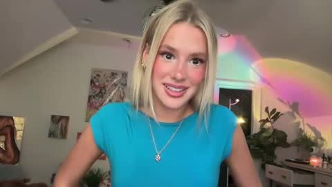 Snapshot of bella_christian chatting on July 30, 2026, 5:45 pm Bella Baby online show from July 30, 2026, 5:45 pm