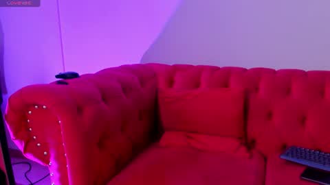 Snapshot of bella_corbin chatting on June 11, 2026, 12:32 am Bella Corbin online show from June 11, 2026, 12:32 am