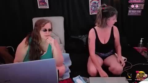 Bella James online show from November 9, 2025, 4:05 pm