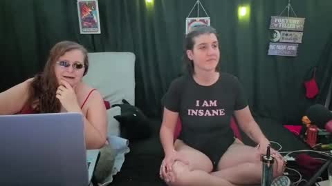 Bella James online show from November 25, 2025, 5:46 pm