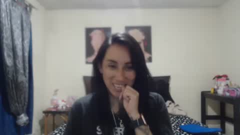 bella_luna34 online show from March 17, 2026, 3:33 am