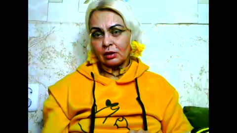 Bella Nathalie online show from November 17, 2025, 8:47 pm