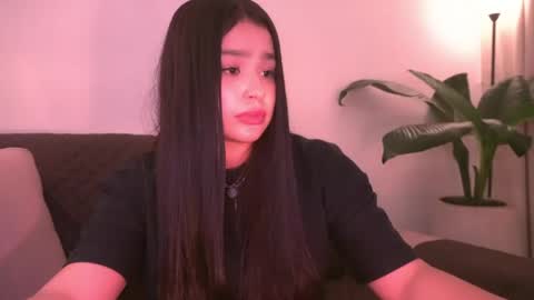 bella_pari online show from April 21, 2026, 9:04 am