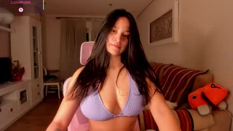 Snapshot of bella_pocahontas3 chatting on October 25, 2025, 10:26 pm bella_pocahontas3 online show from October 25, 2025, 10:26 pm