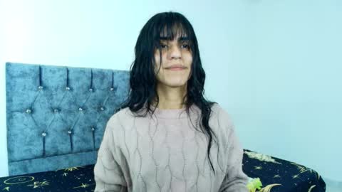 Bella online show from September 12, 2025, 11:37 pm