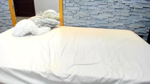 bella_posh online show from February 25, 2025, 10:15 am