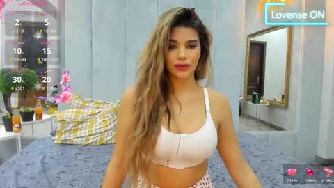bella_posh online show from October 6, 2025, 7:06 am