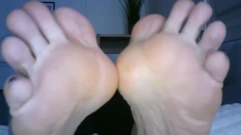 bella_sexy_feet online show from January 17, 2025, 9:39 pm