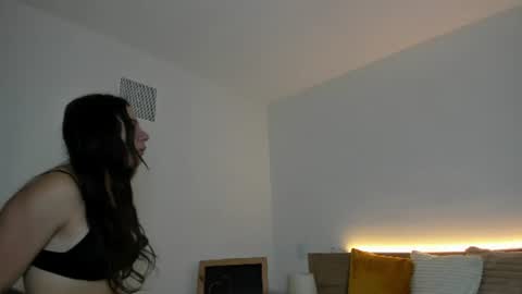 Snapshot of bella_sumers chatting on June 24, 2026, 4:17 pm Bella online show from June 24, 2026, 4:17 pm