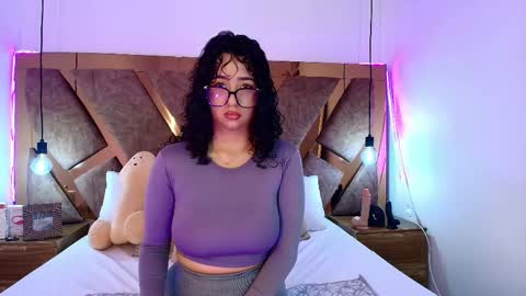 Snapshot of bella_swwan_ chatting on April 25, 2026, 1:52 pm Bella Swwan online show from April 25, 2026, 1:52 pm