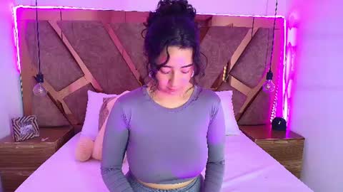 Snapshot of bella_swwan_ chatting on July 5, 2026, 10:50 pm Bella Swwan online show from July 5, 2026, 10:50 pm